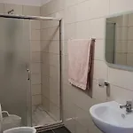 Deluxe * Vlorë
